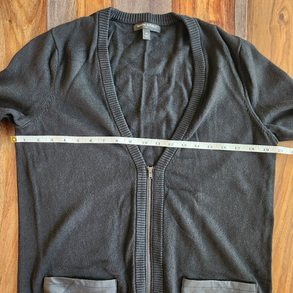 Stylish Banana Republic Long Zip Up Sweater Black Pockets w/ Leather Look Medium - Picture 6 of 9
